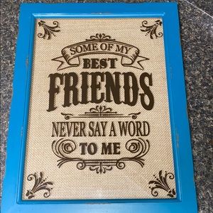“Best friends” sign